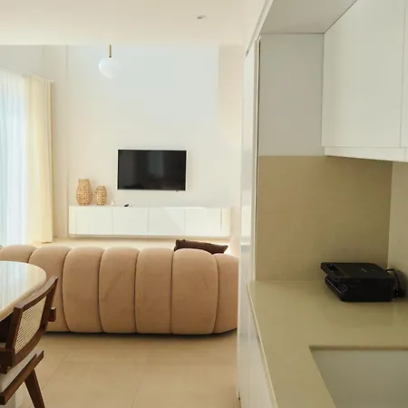 Ionx - Indoor & Outdoor Pool, Sauna, Bathtub, Jacuzzi