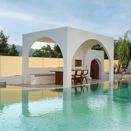 Ionx - Indoor & Outdoor Pool, Sauna, Bathtub, Jacuzzi Villa *