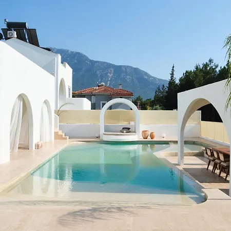 Ionx - Indoor & Outdoor Pool, Sauna, Bathtub, Jacuzzi *